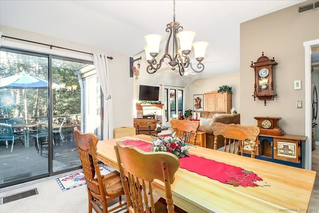 25 Heritage Crest C, Southbury, CT 06488