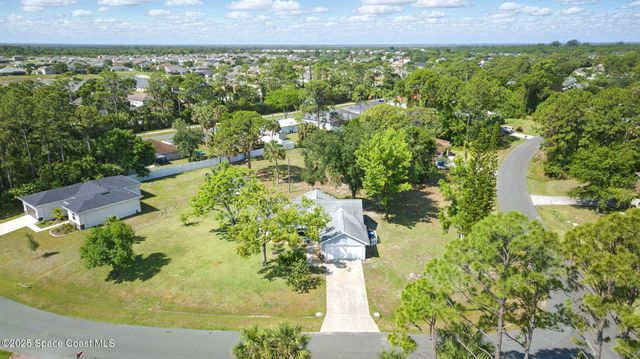 196 Delia Avenue NW, Palm Bay, FL 32907