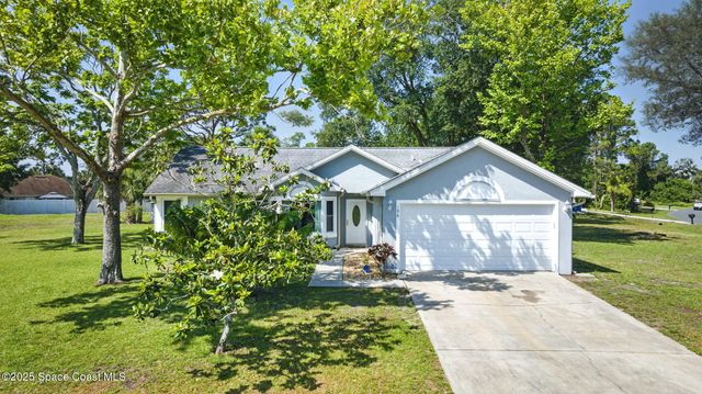 196 Delia Avenue NW, Palm Bay, FL 32907