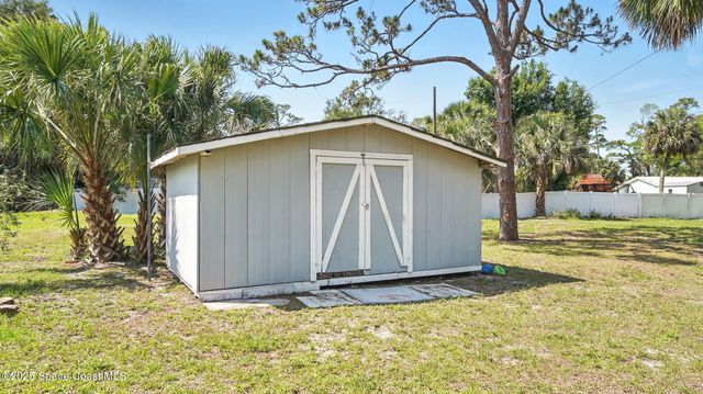 196 Delia Avenue NW, Palm Bay, FL 32907