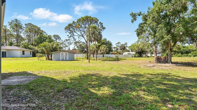 196 Delia Avenue NW, Palm Bay, FL 32907