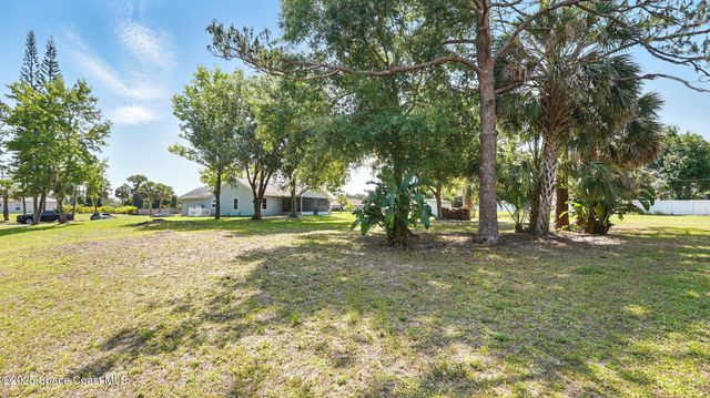 196 Delia Avenue NW, Palm Bay, FL 32907