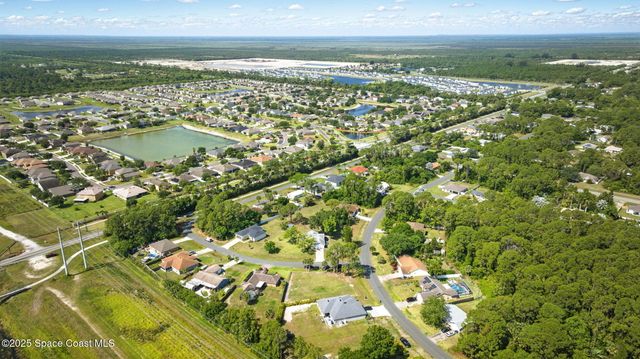 196 Delia Avenue NW, Palm Bay, FL 32907