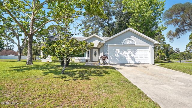 196 Delia Avenue NW, Palm Bay, FL 32907