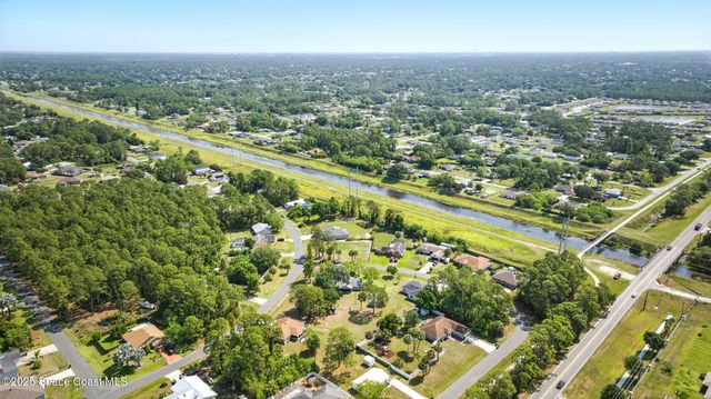 196 Delia Avenue NW, Palm Bay, FL 32907