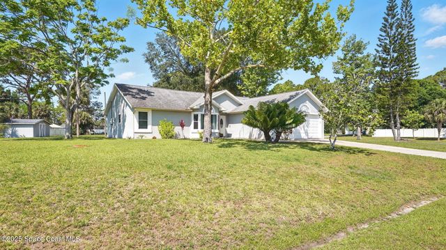 196 Delia Avenue NW, Palm Bay, FL 32907