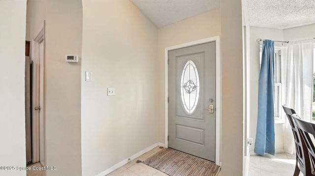 196 Delia Avenue NW, Palm Bay, FL 32907