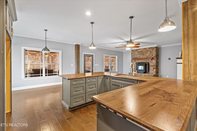 1059 Houston Springs Rd, Greenback, TN 37742