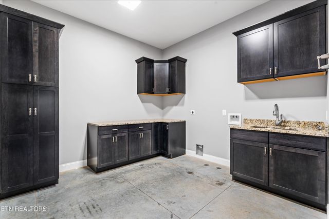 1059 Houston Springs Rd, Greenback, TN 37742