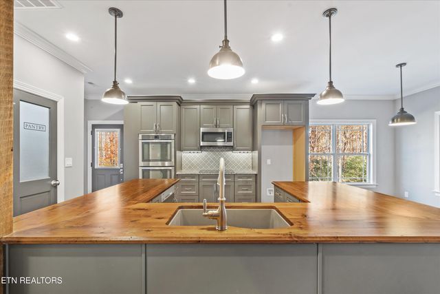 1059 Houston Springs Rd, Greenback, TN 37742