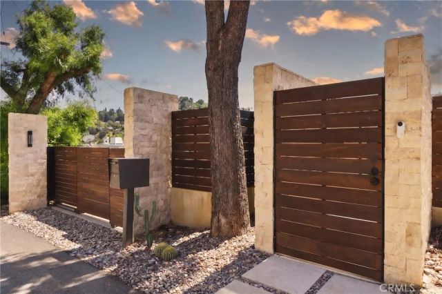 3858 Alta Mesa, Studio City, CA 91604