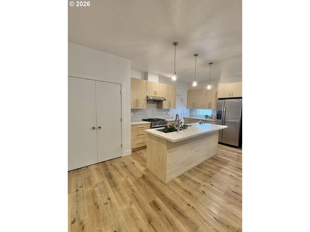 6371 Se 84TH Ave, Portland, OR 97266