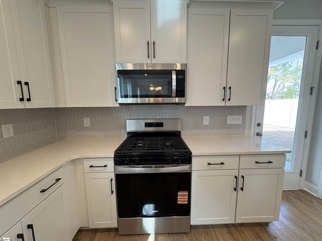 18 Gressette Place, Simpsonville, SC 29681