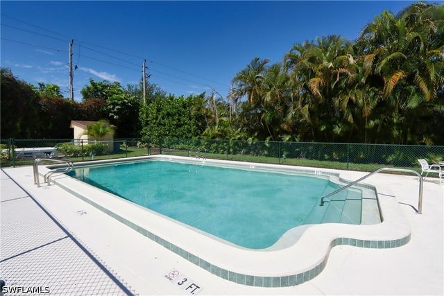 820 Ketch DR 3, Naples, FL 34103