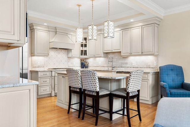 9 Muirfield Cir, Andover, MA 01810