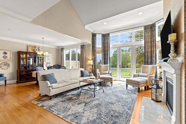 9 Muirfield Cir, Andover, MA 01810