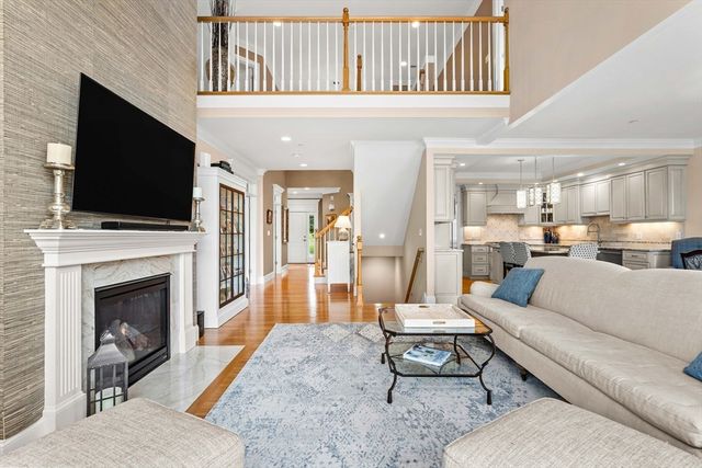 9 Muirfield Cir, Andover, MA 01810