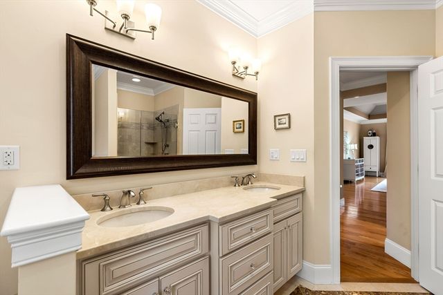 9 Muirfield Cir, Andover, MA 01810