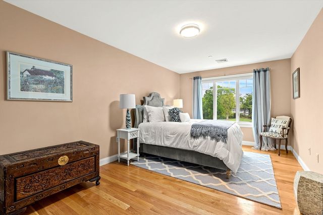 9 Muirfield Cir, Andover, MA 01810
