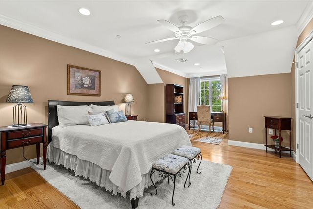 9 Muirfield Cir, Andover, MA 01810