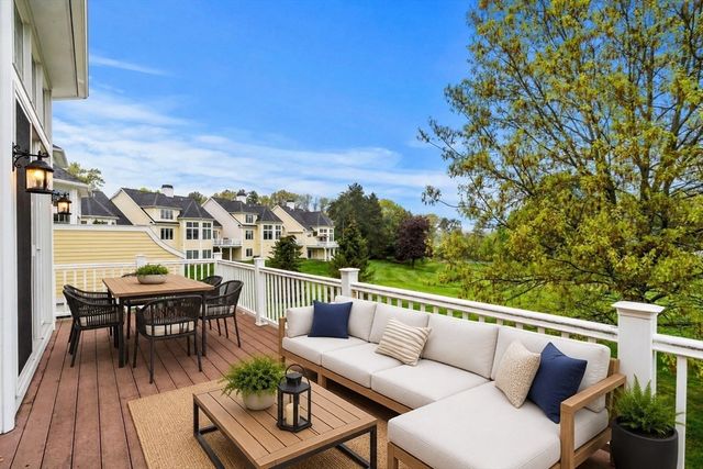 9 Muirfield Cir, Andover, MA 01810