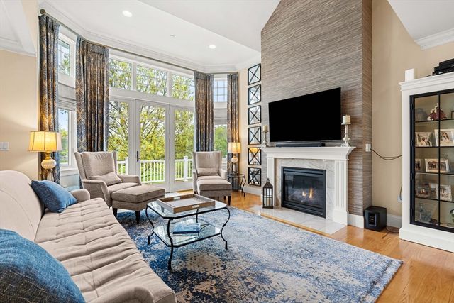 9 Muirfield Cir, Andover, MA 01810