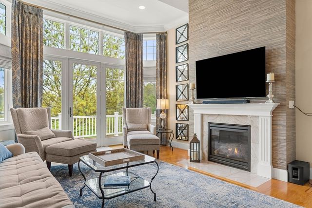 9 Muirfield Cir, Andover, MA 01810