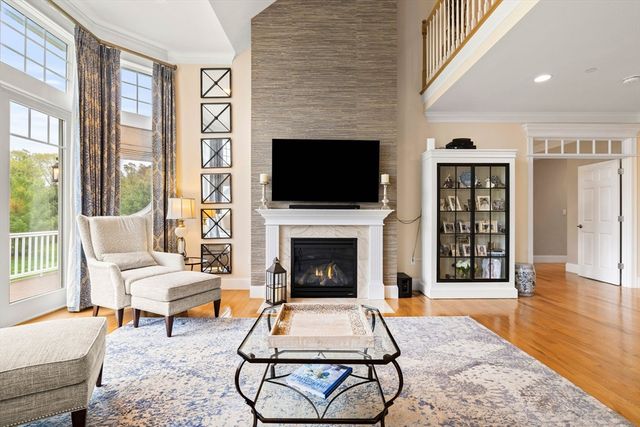 9 Muirfield Cir, Andover, MA 01810