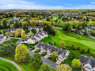 9 Muirfield Cir, Andover, MA 01810