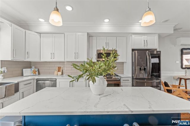 5A 19th Street, Weehawken, NJ 07086