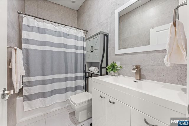 5A 19th Street, Weehawken, NJ 07086