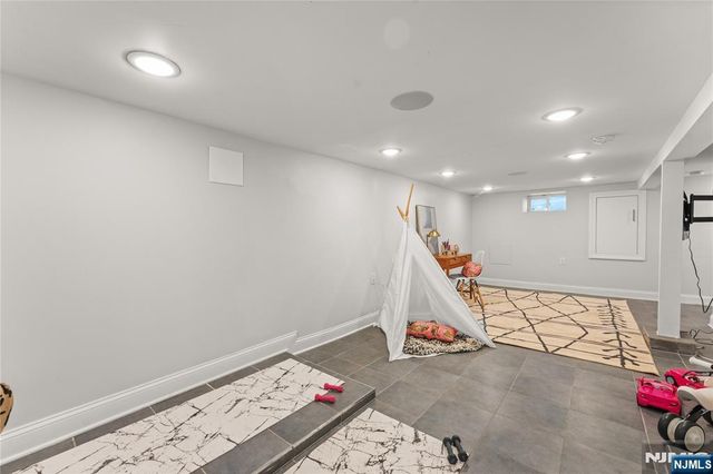 5A 19th Street, Weehawken, NJ 07086