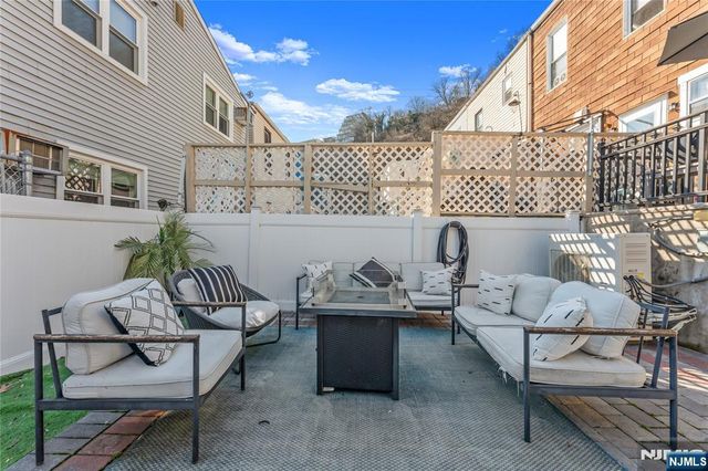 5A 19th Street, Weehawken, NJ 07086