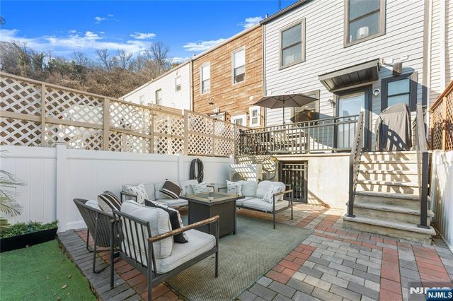 5A 19th Street, Weehawken, NJ 07086