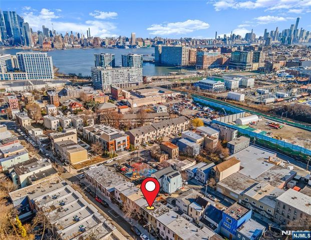 5A 19th Street, Weehawken, NJ 07086