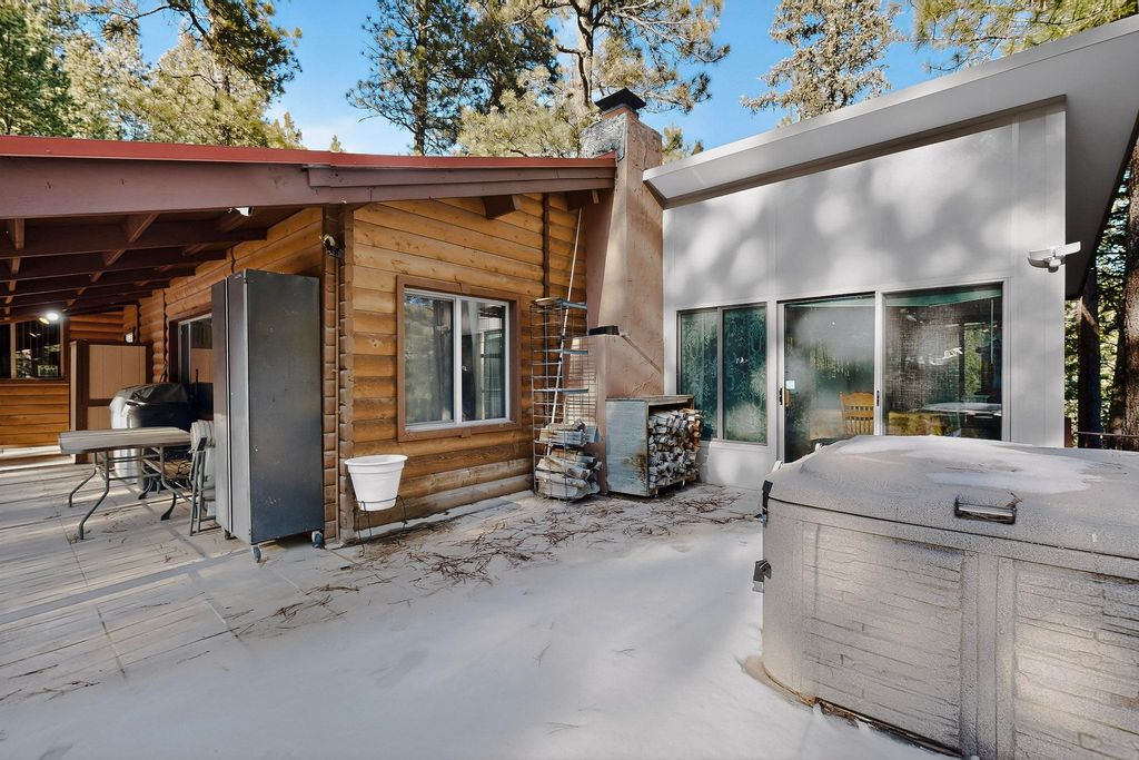 Image 12 of property listing at 455 Obsidian Road, Jemez Springs, NM 87025