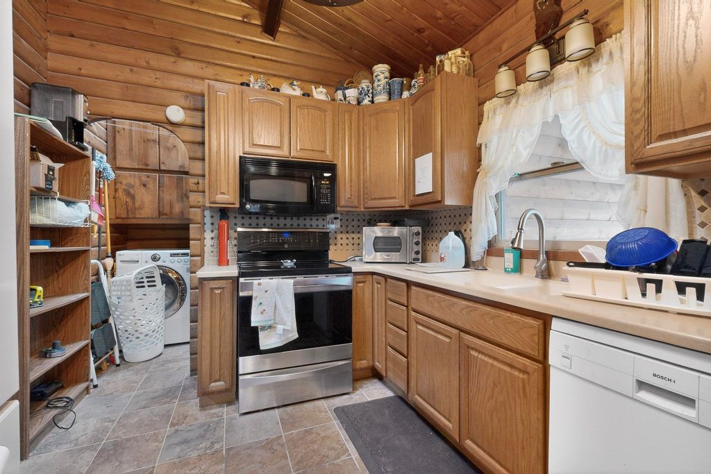 Image 18 of property listing at 455 Obsidian Road, Jemez Springs, NM 87025