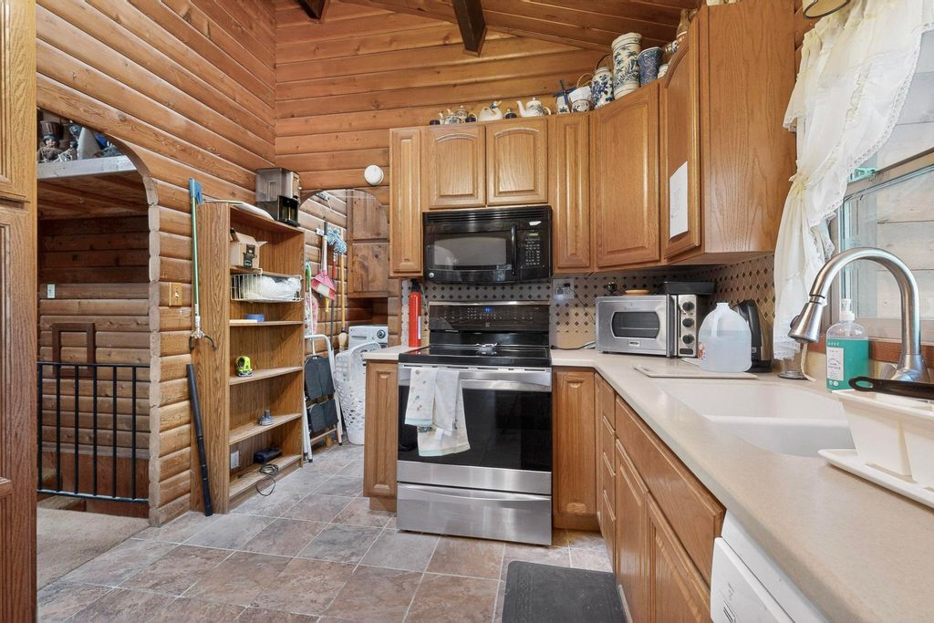 Image 19 of property listing at 455 Obsidian Road, Jemez Springs, NM 87025