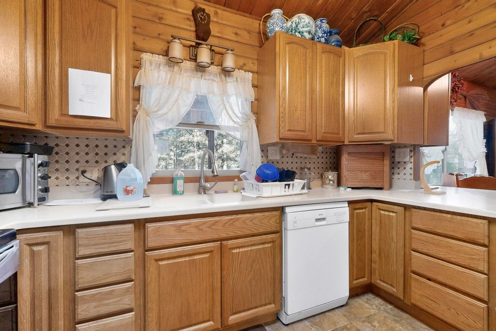 Image 21 of property listing at 455 Obsidian Road, Jemez Springs, NM 87025