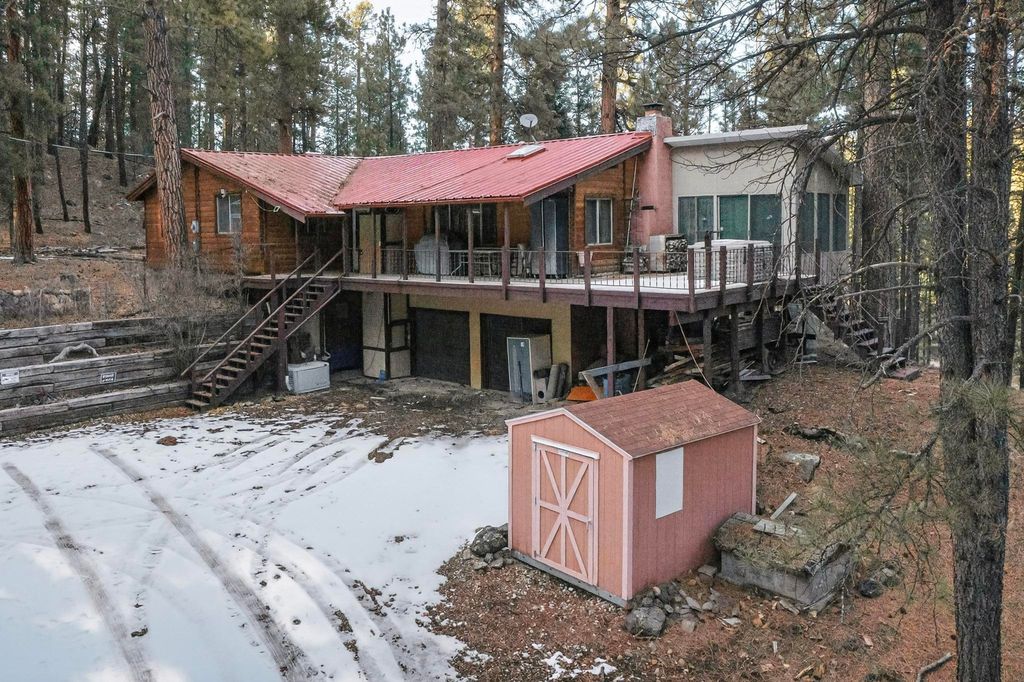 Image 3 of property listing at 455 Obsidian Road, Jemez Springs, NM 87025
