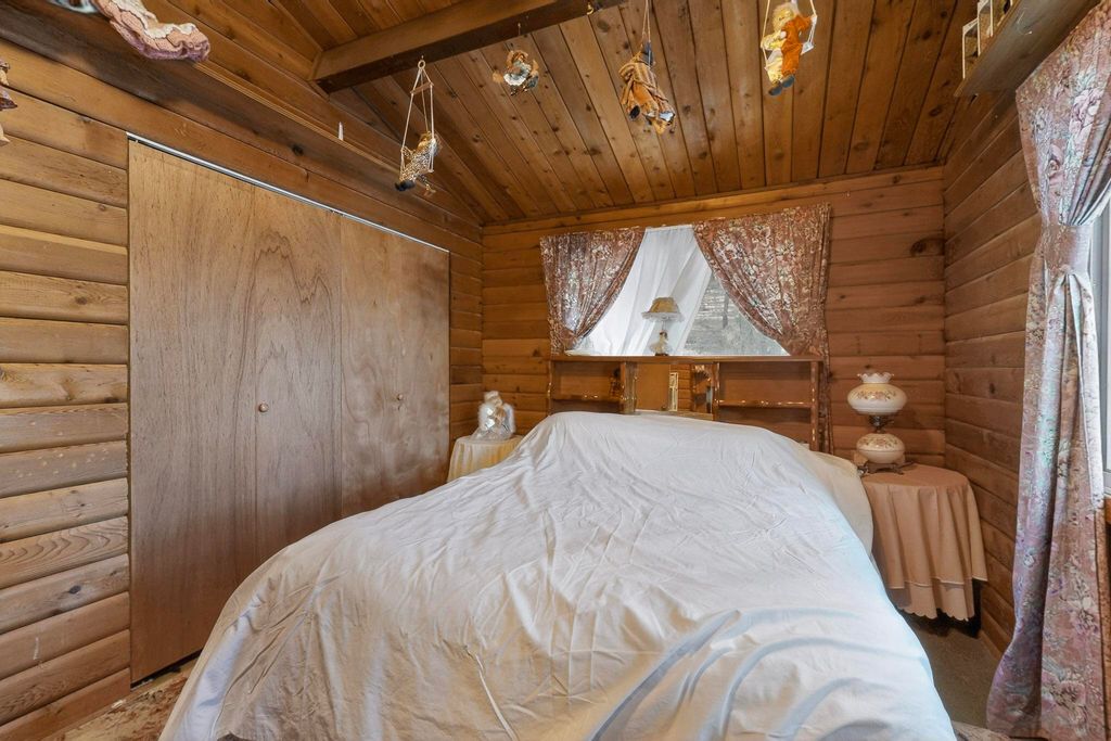 Image 31 of property listing at 455 Obsidian Road, Jemez Springs, NM 87025