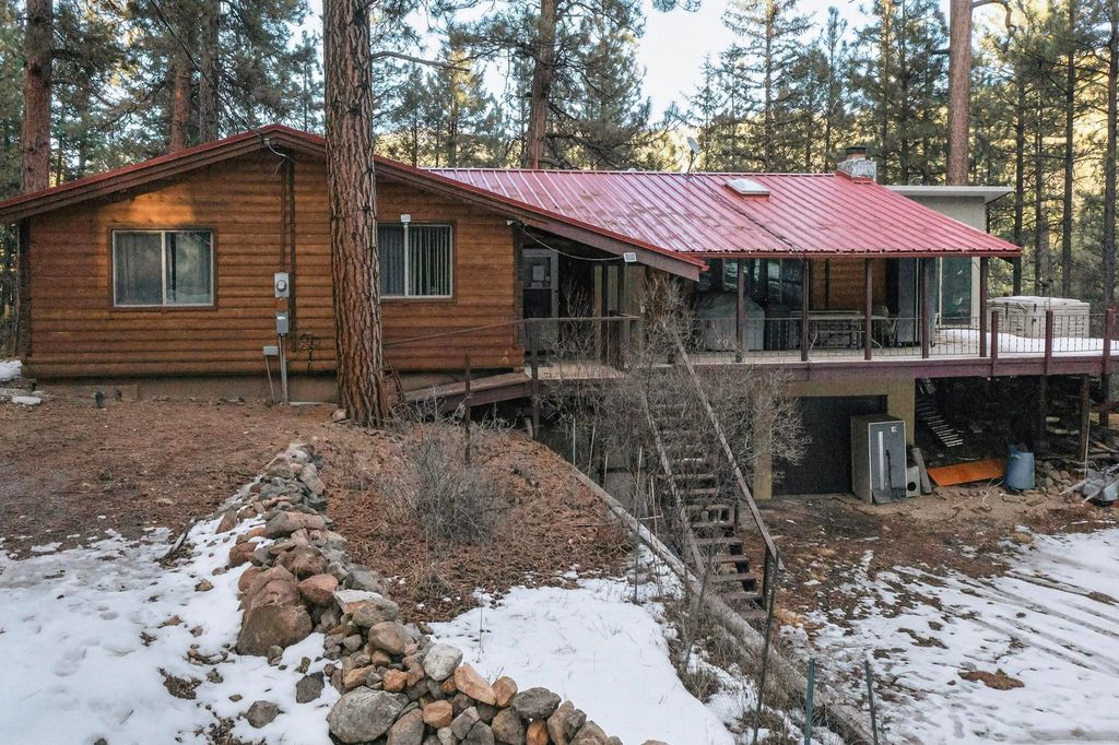 Image 4 of property listing at 455 Obsidian Road, Jemez Springs, NM 87025