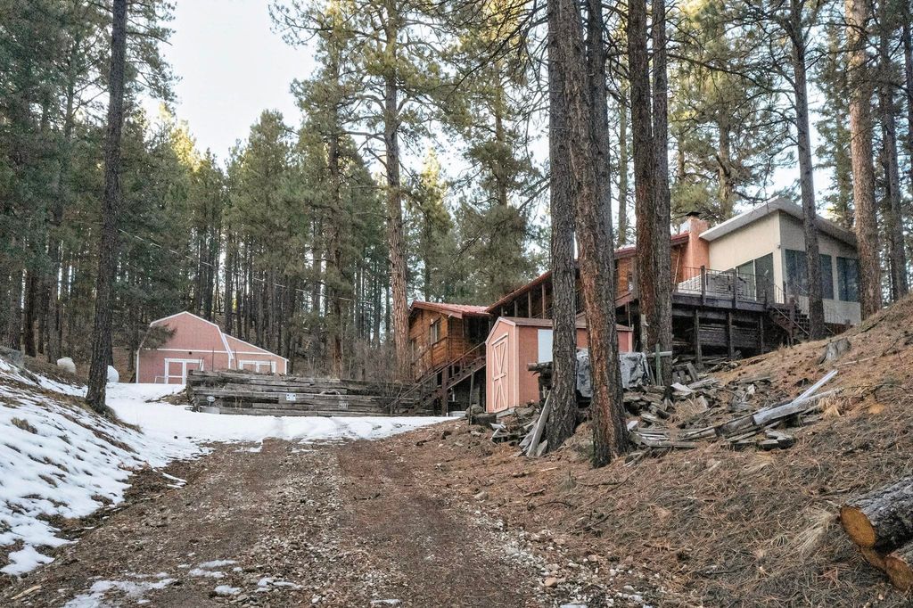 Image 63 of property listing at 455 Obsidian Road, Jemez Springs, NM 87025