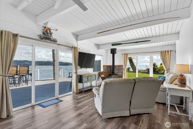 3187 Shoreline Drive, Camano Island, WA 98282