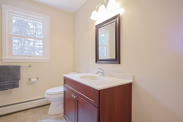 68 Dresser Hill Number 2 Rd, Dudley, MA 01571