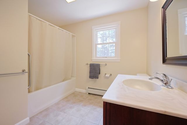 68 Dresser Hill Number 2 Rd, Dudley, MA 01571