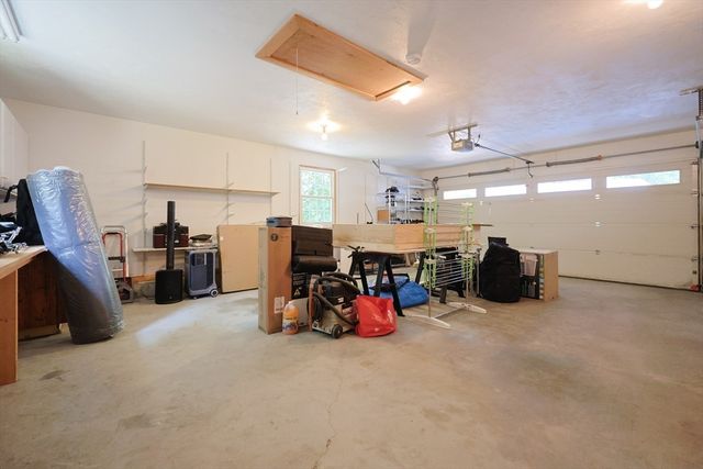 68 Dresser Hill Number 2 Rd, Dudley, MA 01571
