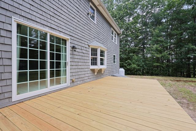 68 Dresser Hill Number 2 Rd, Dudley, MA 01571