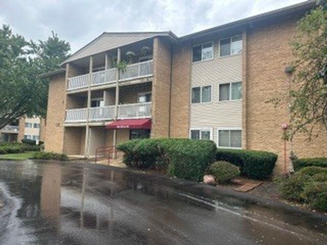 940 Beau Drive 209, Des Plaines, IL 60016