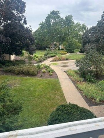940 Beau Drive 209, Des Plaines, IL 60016